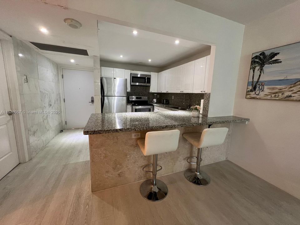 For Sale: $679,000 (1 beds, 1 baths, 760 Square Feet)
