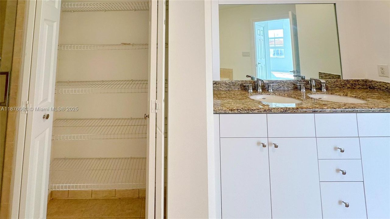 For Sale: $569,000 (3 beds, 2 baths, 1365 Square Feet)