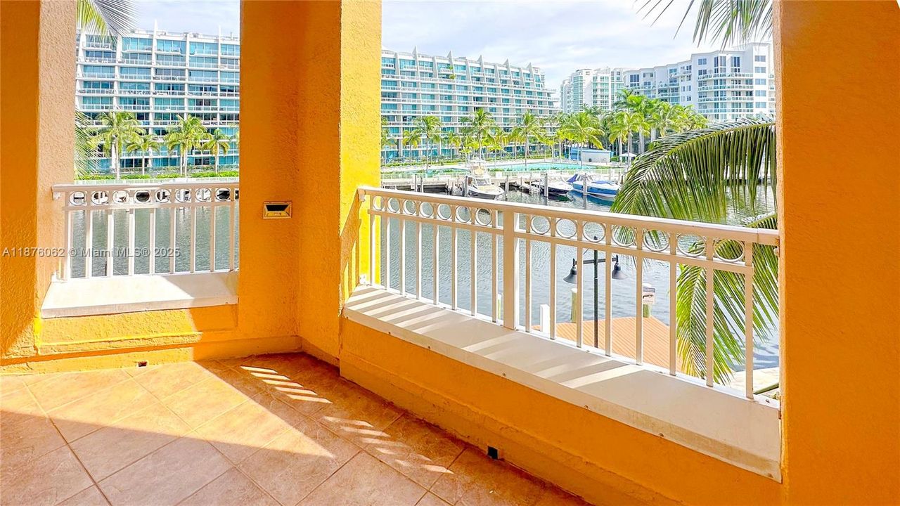 For Sale: $569,000 (3 beds, 2 baths, 1365 Square Feet)