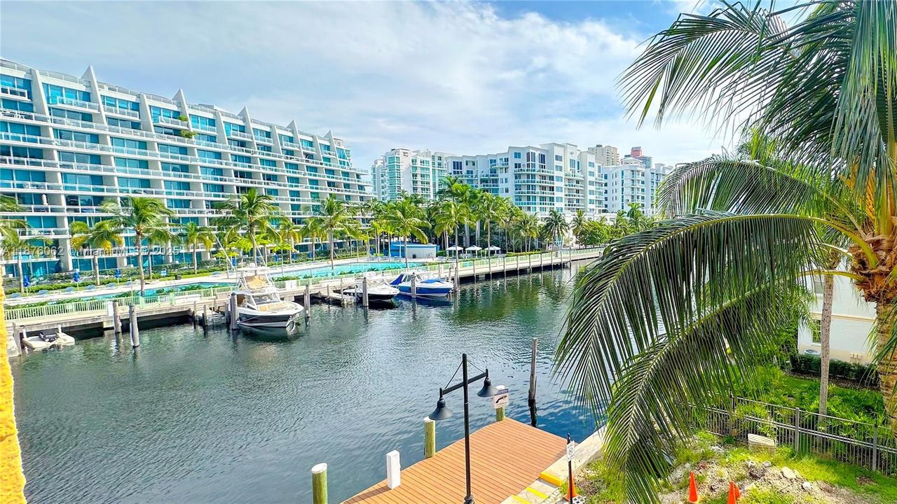 For Sale: $569,000 (3 beds, 2 baths, 1365 Square Feet)