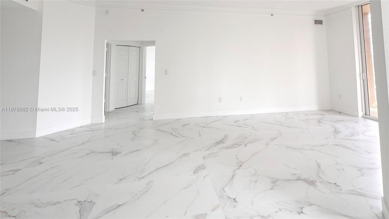 For Sale: $569,000 (3 beds, 2 baths, 1365 Square Feet)