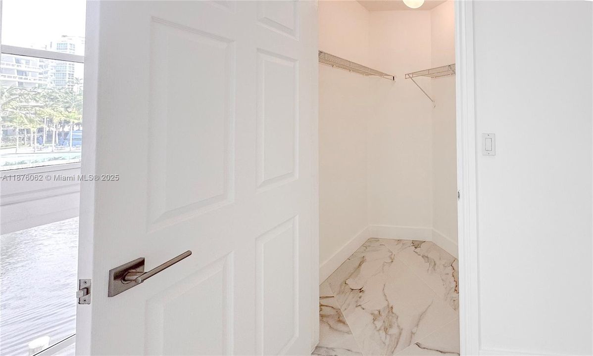 For Sale: $569,000 (3 beds, 2 baths, 1365 Square Feet)