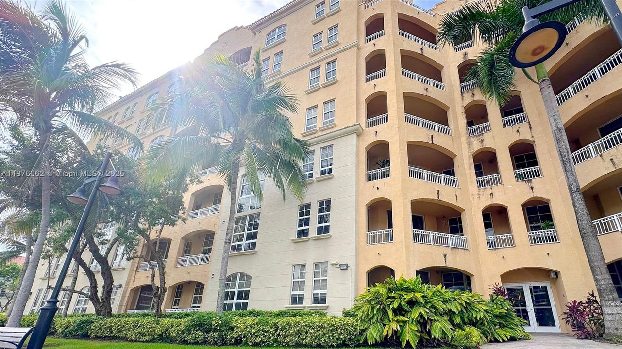 For Sale: $569,000 (3 beds, 2 baths, 1365 Square Feet)