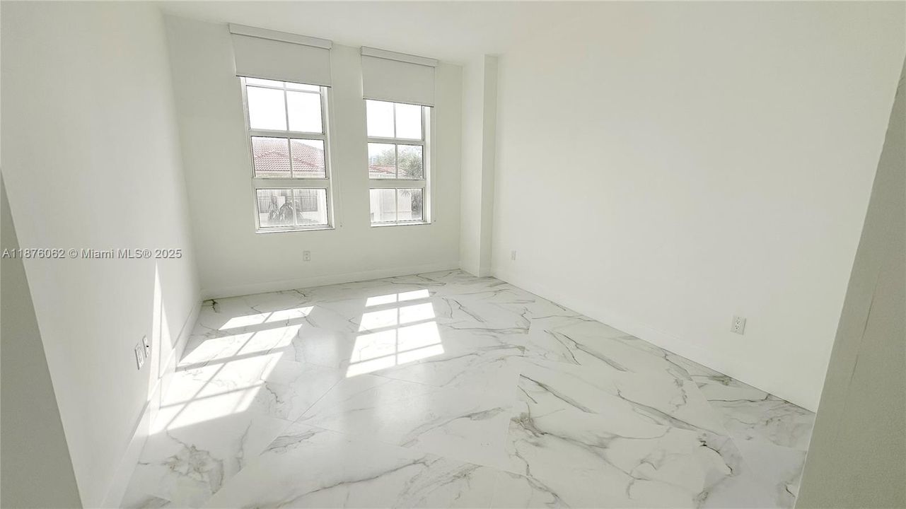 For Sale: $569,000 (3 beds, 2 baths, 1365 Square Feet)