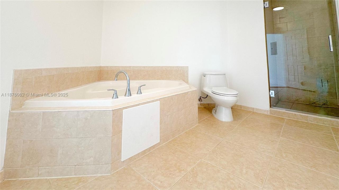 For Sale: $569,000 (3 beds, 2 baths, 1365 Square Feet)