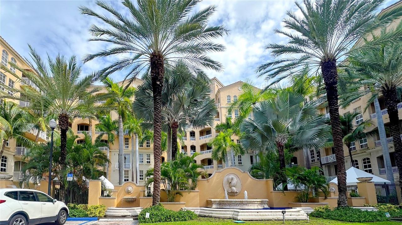 For Sale: $569,000 (3 beds, 2 baths, 1365 Square Feet)