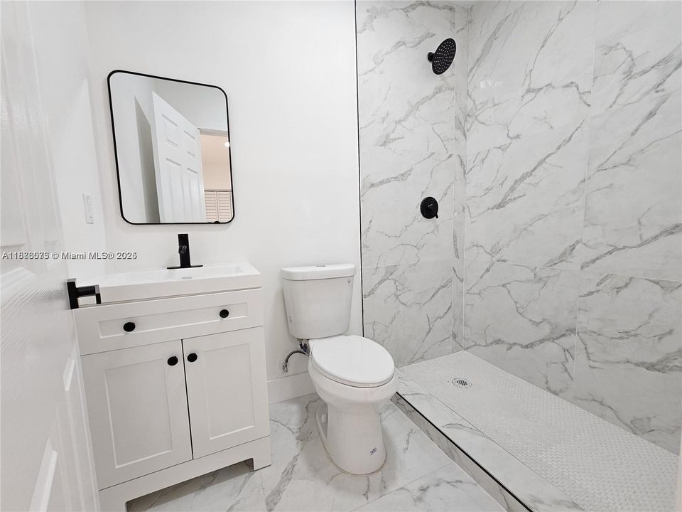 En Venta: $374,900 (3 camas, 2 baños, 778 Pies cuadrados)