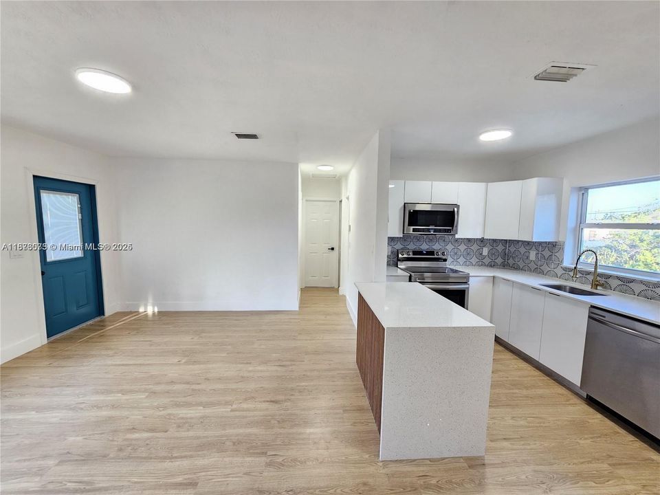 En Venta: $374,900 (3 camas, 2 baños, 778 Pies cuadrados)