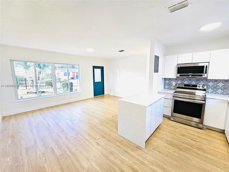 En Venta: $374,900 (3 camas, 2 baños, 778 Pies cuadrados)