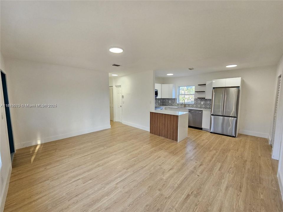 En Venta: $374,900 (3 camas, 2 baños, 778 Pies cuadrados)