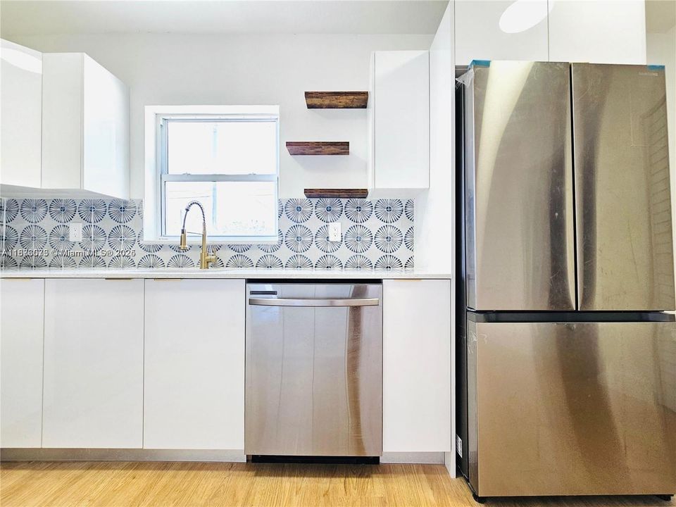 En Venta: $374,900 (3 camas, 2 baños, 778 Pies cuadrados)