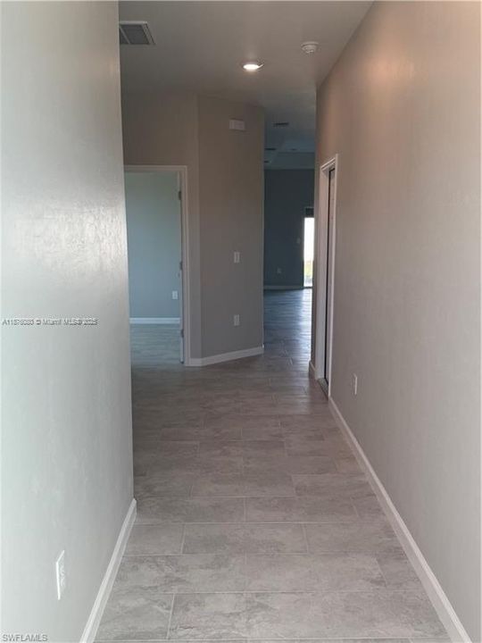 В аренду: $1,900 (3 спален, 2 ванн, 1244 Квадратных фут)