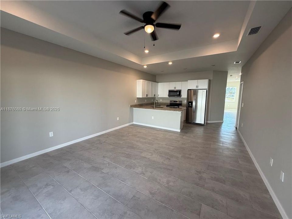 В аренду: $1,900 (3 спален, 2 ванн, 1244 Квадратных фут)