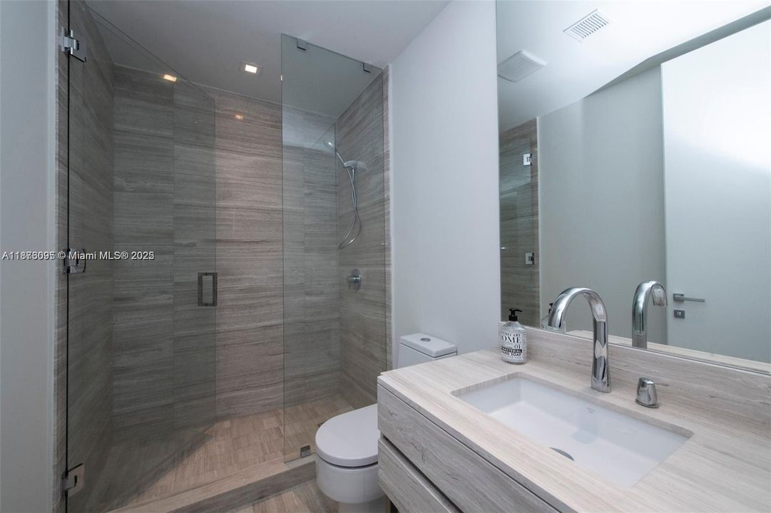 Active With Contract: $9,500 (2 beds, 2 baths, 1161 Square Feet)