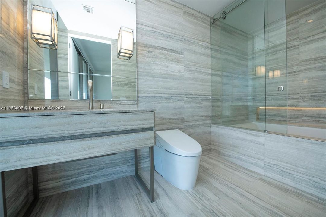 Active With Contract: $9,500 (2 beds, 2 baths, 1161 Square Feet)