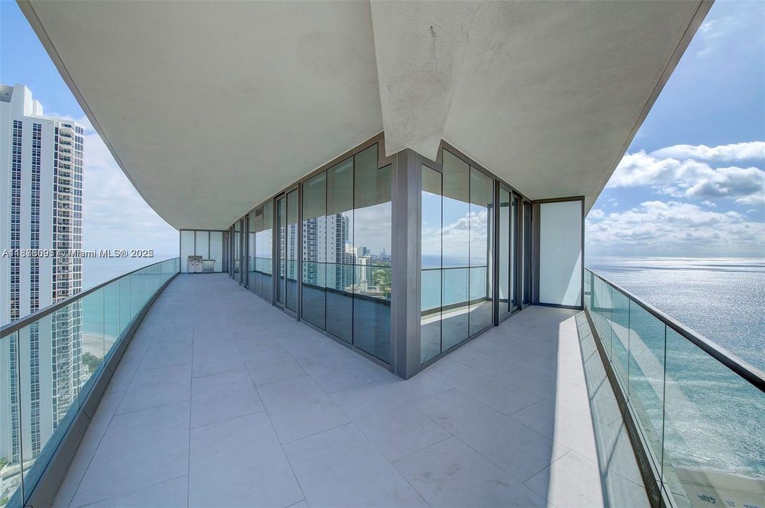 Active With Contract: $9,500 (2 beds, 2 baths, 1161 Square Feet)