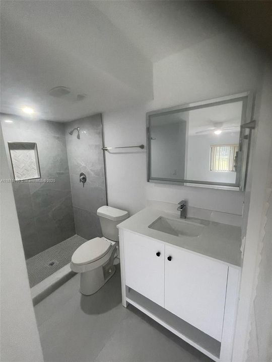 For Sale: $199,900 (2 beds, 2 baths, 1019 Square Feet)