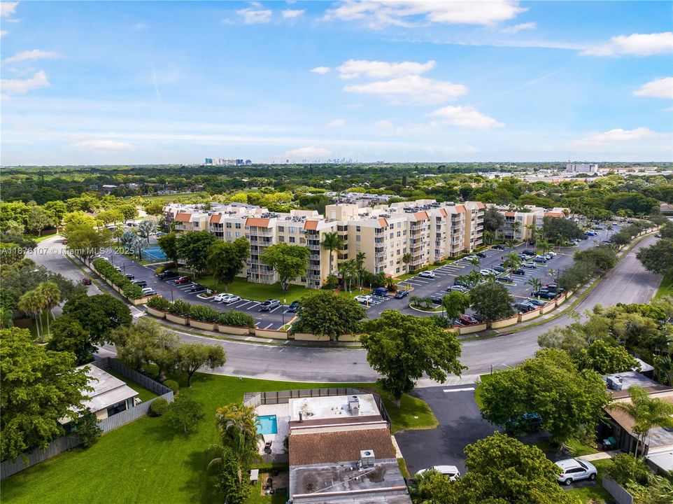 Под контрактом: $259,000 (1 спален, 1 ванн, 840 Квадратных фут)