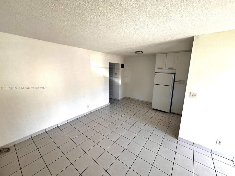 For Sale: $107,000 (1 beds, 1 baths, 510 Square Feet)