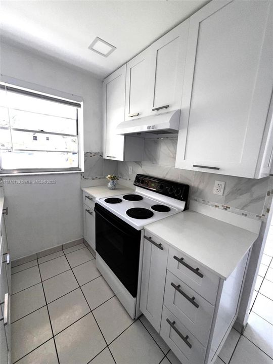 For Sale: $107,000 (1 beds, 1 baths, 510 Square Feet)