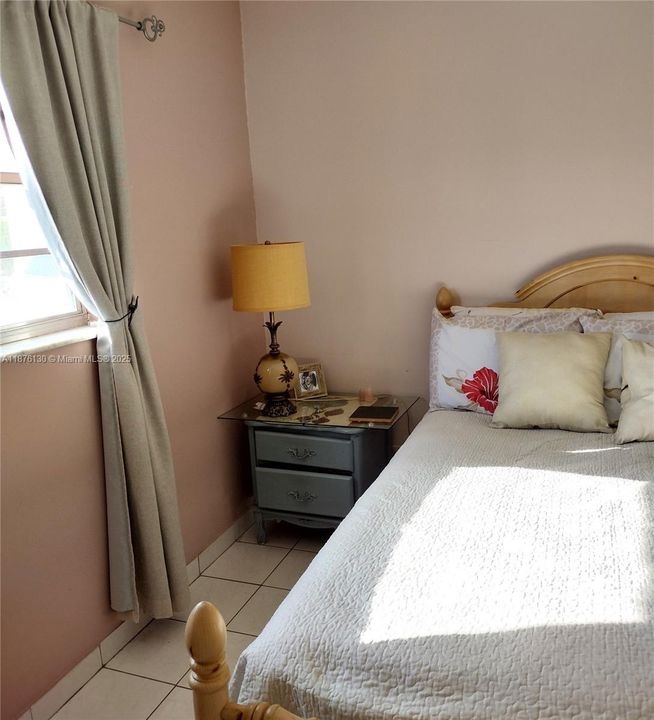 For Sale: $107,000 (1 beds, 1 baths, 510 Square Feet)