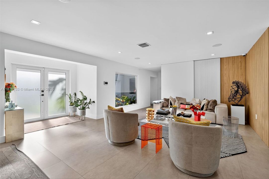 待售: $3,400,000 (4 贝兹, 3 浴室, 2840 平方英尺)