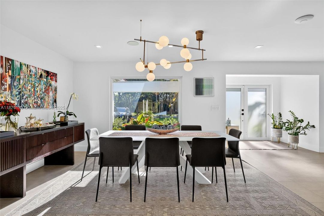 待售: $3,400,000 (4 贝兹, 3 浴室, 2840 平方英尺)