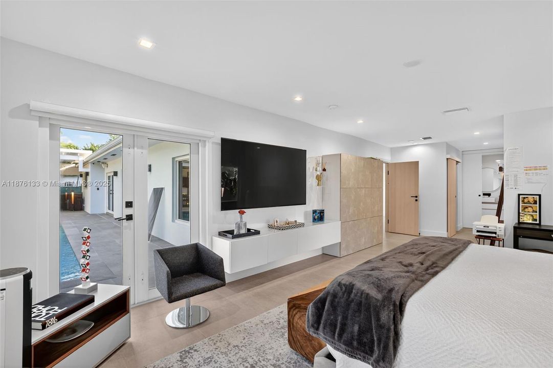 待售: $3,400,000 (4 贝兹, 3 浴室, 2840 平方英尺)