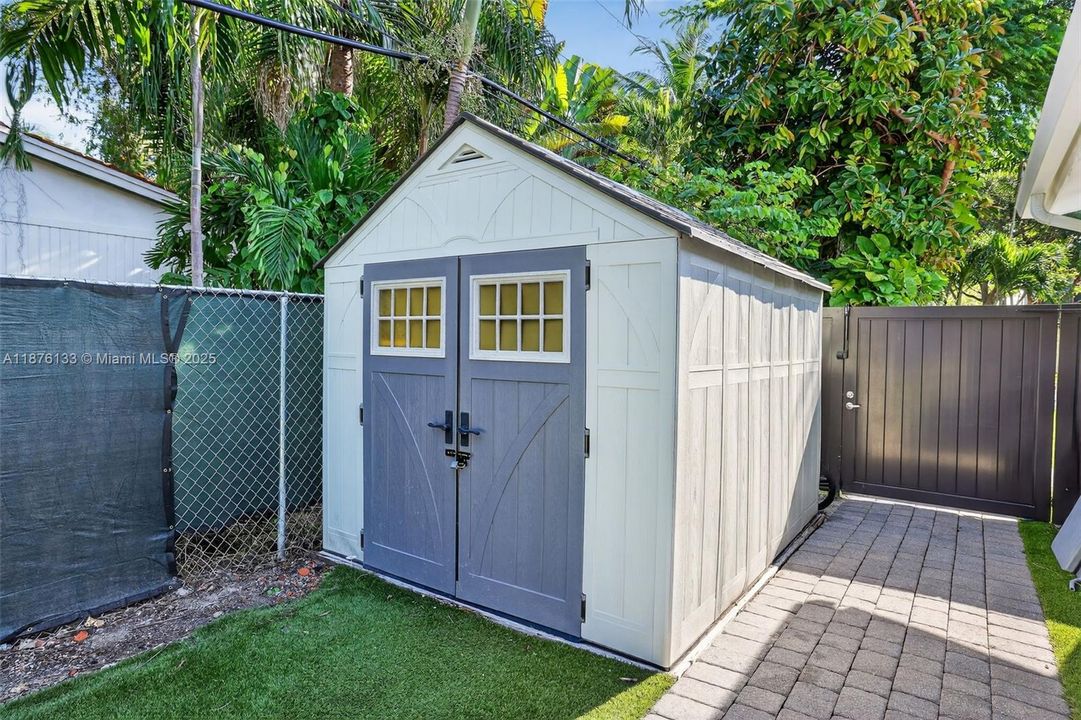 待售: $3,400,000 (4 贝兹, 3 浴室, 2840 平方英尺)