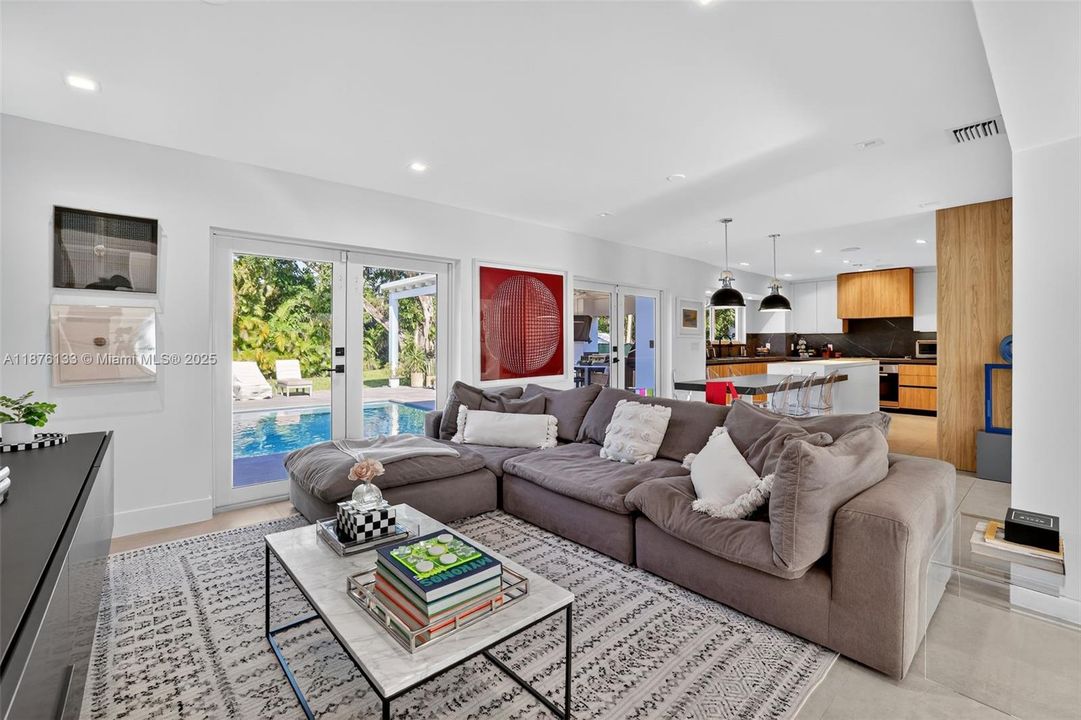 待售: $3,400,000 (4 贝兹, 3 浴室, 2840 平方英尺)