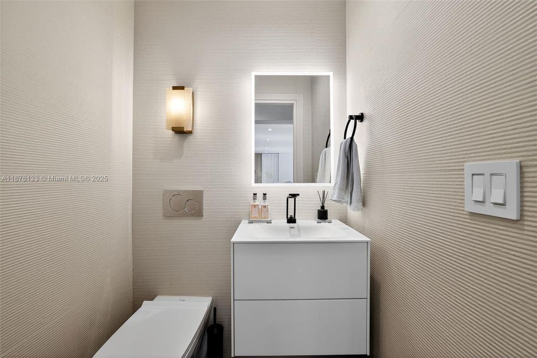 待售: $3,400,000 (4 贝兹, 3 浴室, 2840 平方英尺)