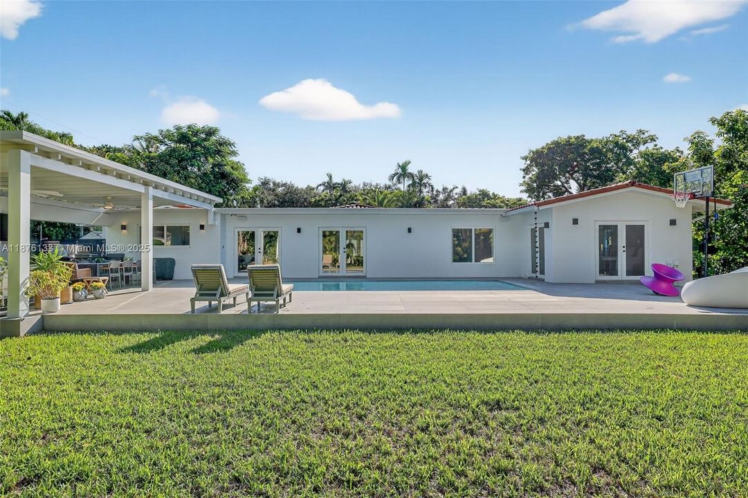 待售: $3,400,000 (4 贝兹, 3 浴室, 2840 平方英尺)