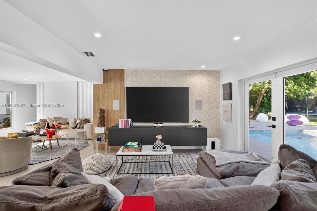 待售: $3,400,000 (4 贝兹, 3 浴室, 2840 平方英尺)