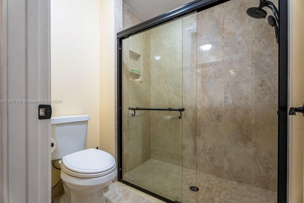 合同活跃: $345,000 (2 贝兹, 2 浴室, 1148 平方英尺)