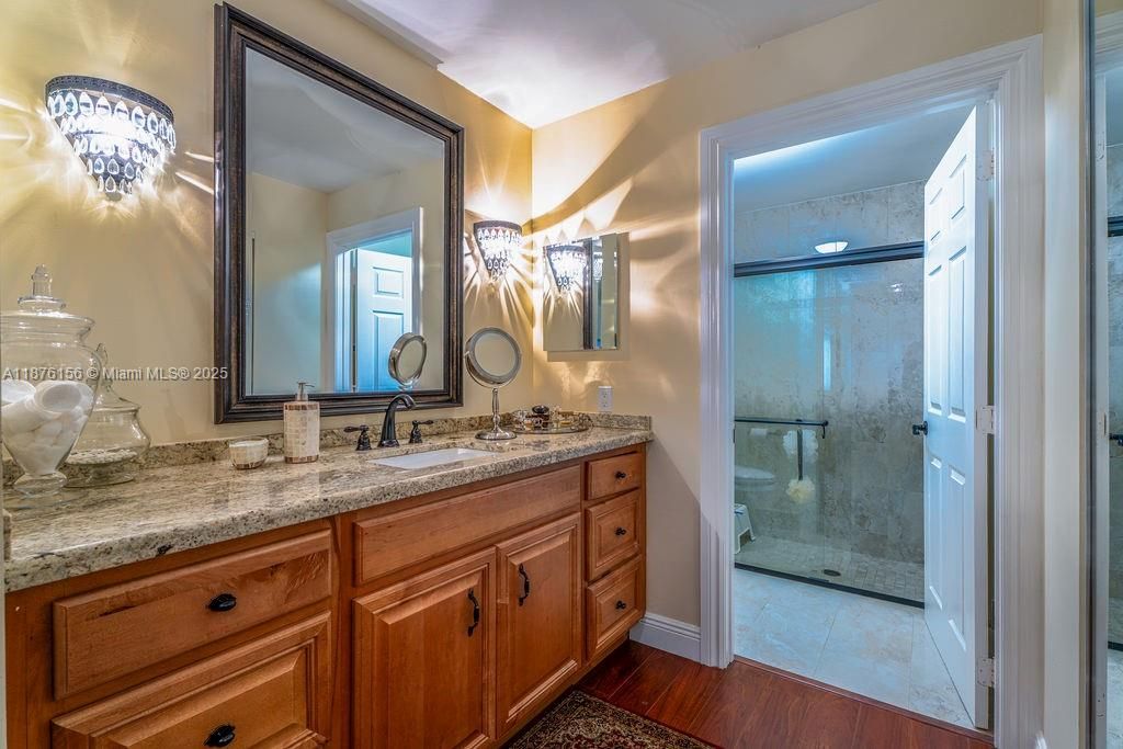 合同活跃: $345,000 (2 贝兹, 2 浴室, 1148 平方英尺)