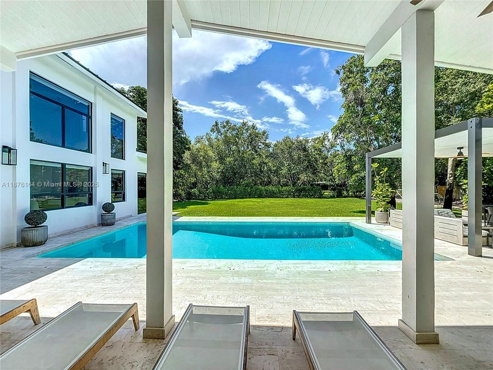 合同活跃: $4,650,000 (5 贝兹, 5 浴室, 5490 平方英尺)