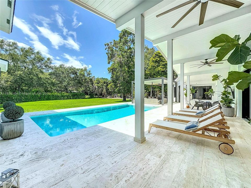 合同活跃: $4,650,000 (5 贝兹, 5 浴室, 5490 平方英尺)