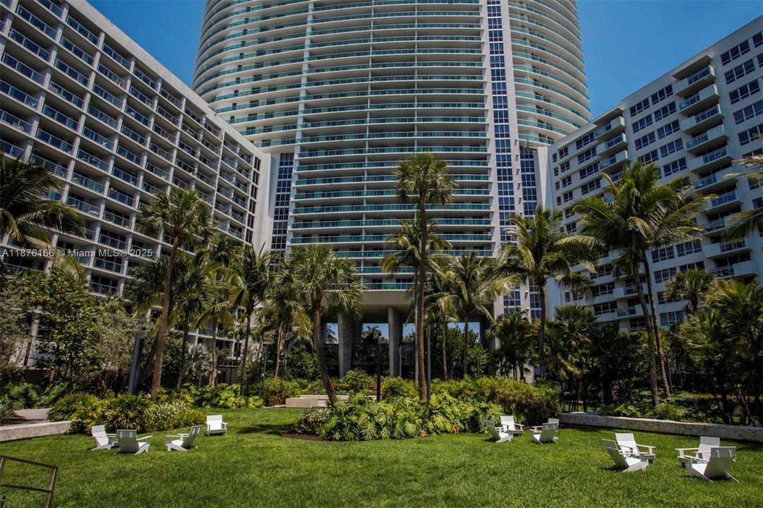 待售: $485,000 (1 贝兹, 1 浴室, 726 平方英尺)