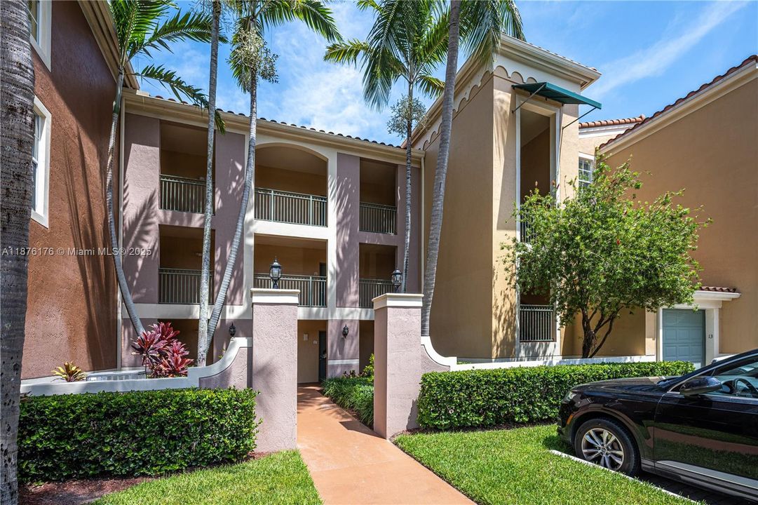 合同活跃: $5,500 (3 贝兹, 2 浴室, 1633 平方英尺)