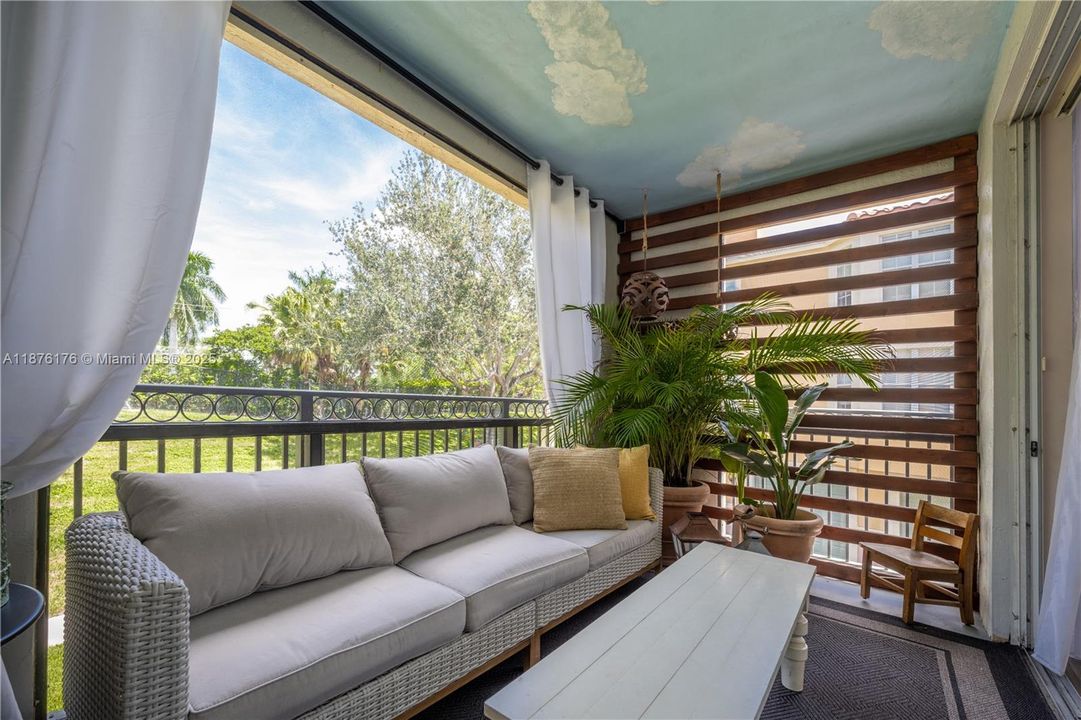 合同活跃: $5,500 (3 贝兹, 2 浴室, 1633 平方英尺)