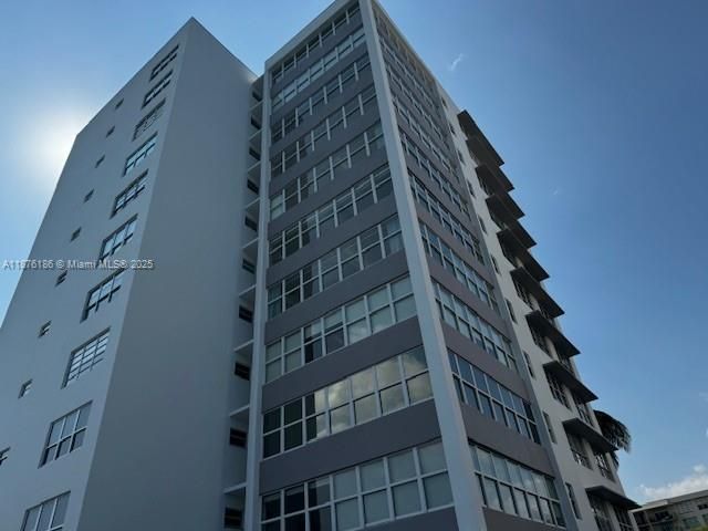 На продажу: $899,000 (2 спален, 20 ванн, 1770 Квадратных фут)