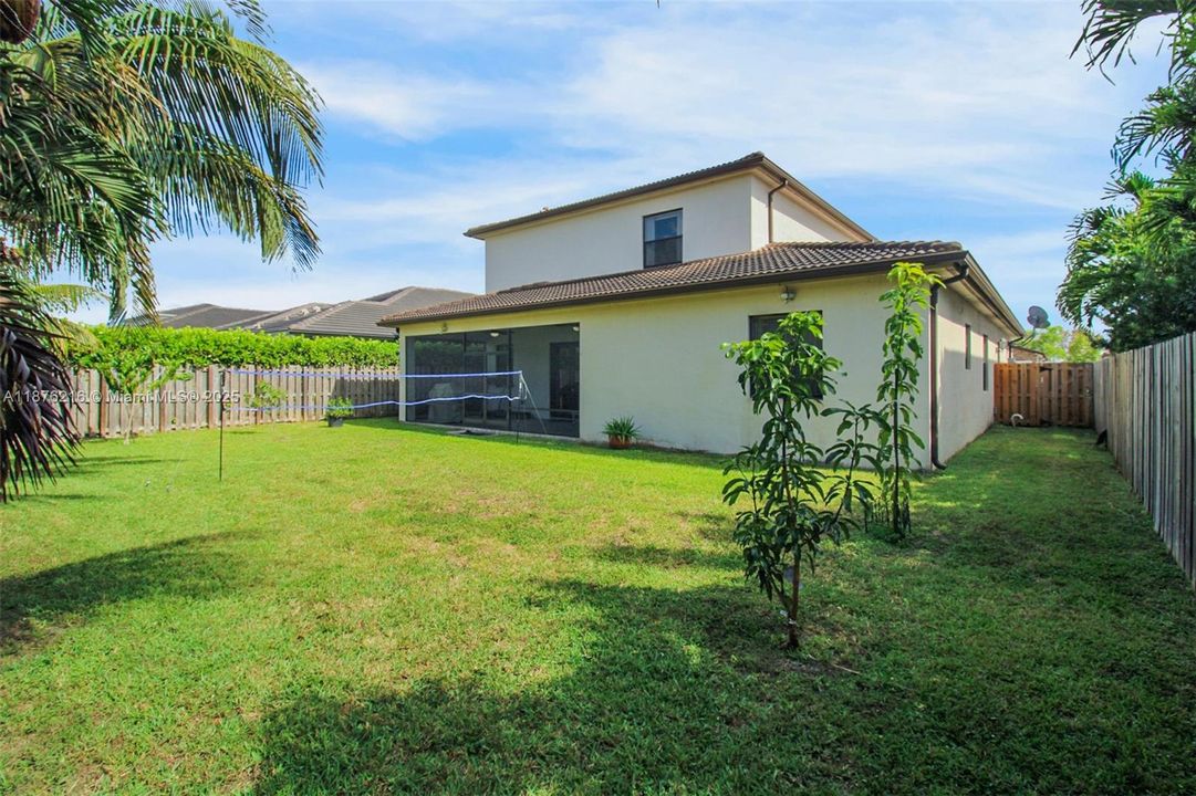 Недавно продано: $1,365,000 (6 спален, 5 ванн, 3679 Квадратных фут)