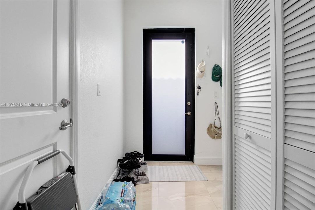 iN LAW SUITE PRIVATE ENTRY