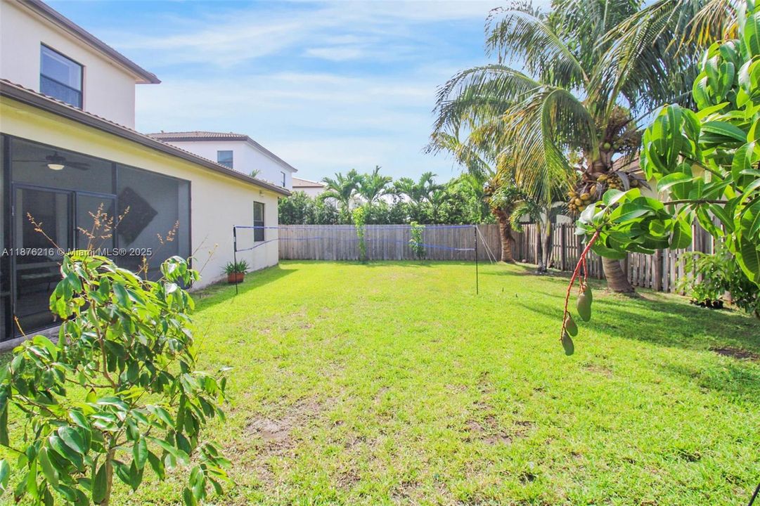 Недавно продано: $1,365,000 (6 спален, 5 ванн, 3679 Квадратных фут)