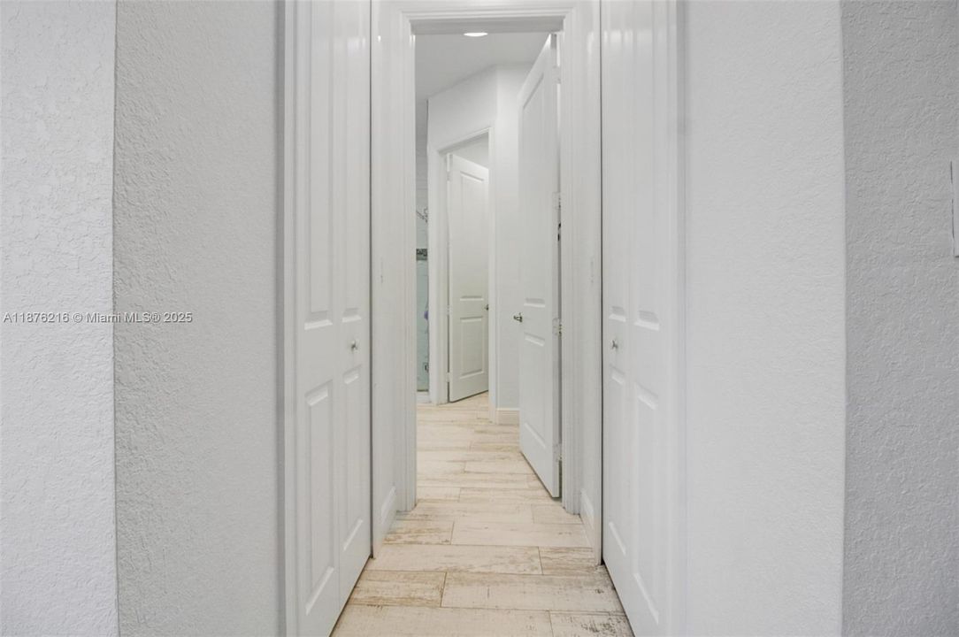 Недавно продано: $1,365,000 (6 спален, 5 ванн, 3679 Квадратных фут)