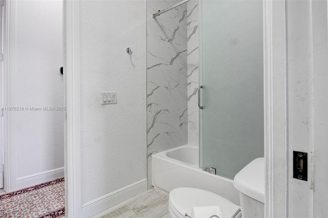 Недавно продано: $1,365,000 (6 спален, 5 ванн, 3679 Квадратных фут)