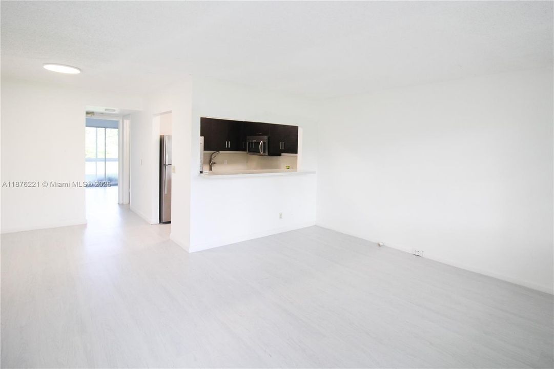 Недавно продано: $89,000 (1 спален, 1 ванн, 585 Квадратных фут)