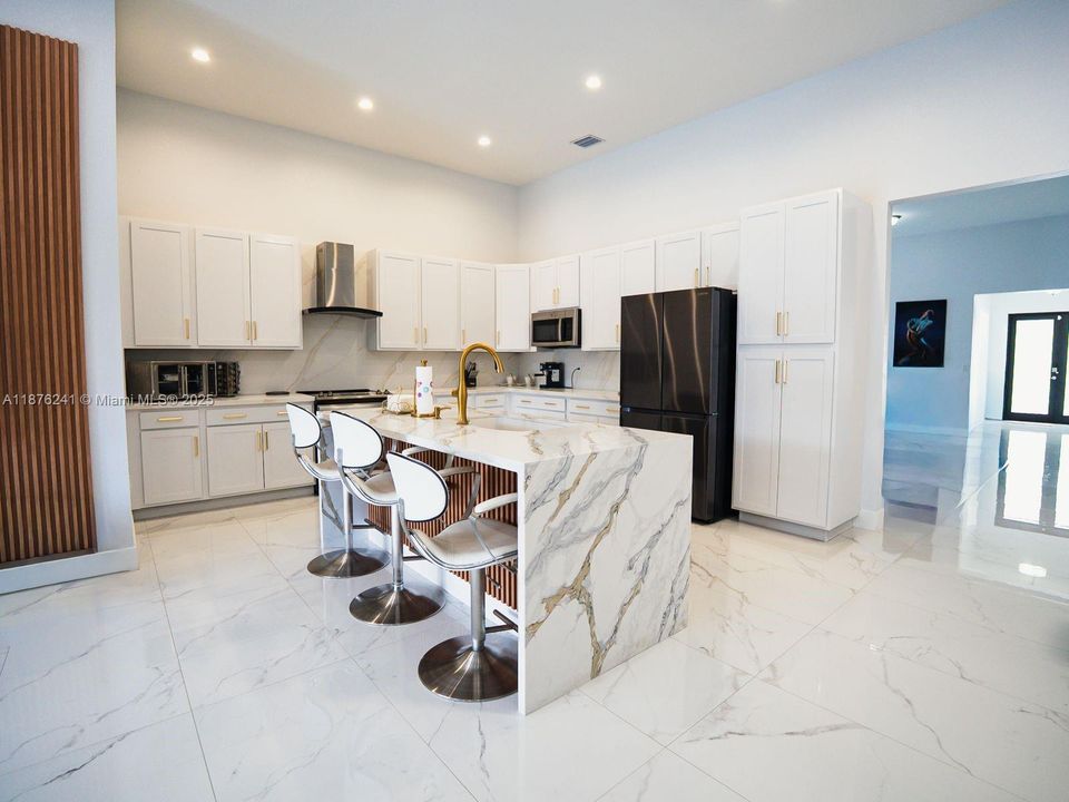 For Sale: $1,250,000 (4 beds, 4 baths, 2776 Square Feet)