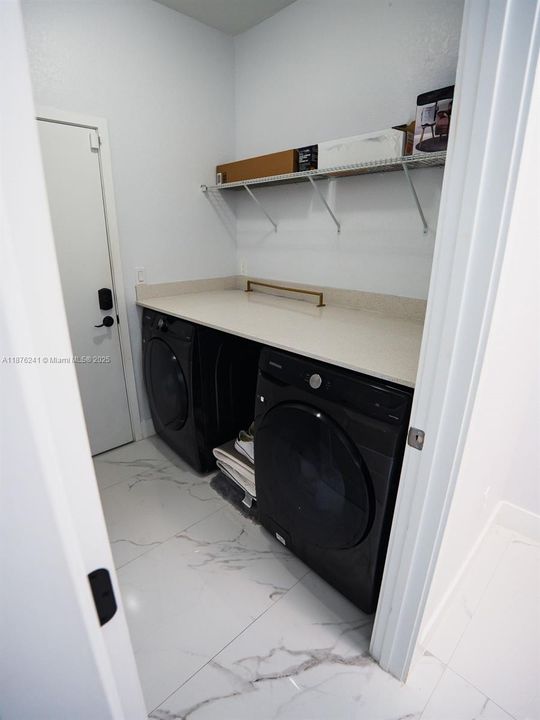 For Sale: $1,250,000 (4 beds, 4 baths, 2776 Square Feet)