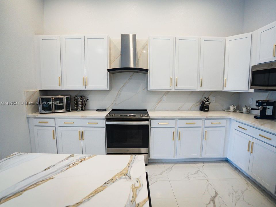 For Sale: $1,250,000 (4 beds, 4 baths, 2776 Square Feet)